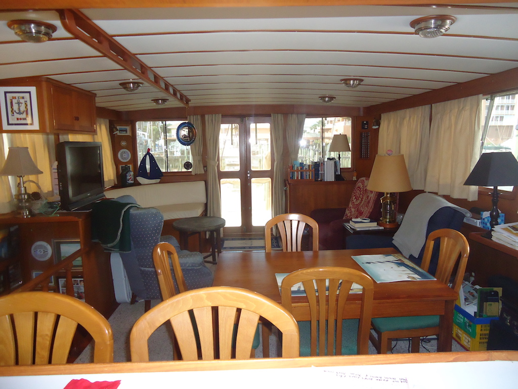 allez boat interior